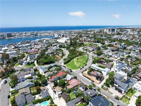 2700 Cliff , Newport Beach, CA