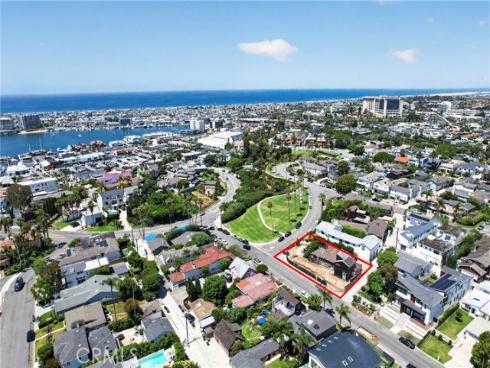 2700 Cliff , Newport Beach, CA