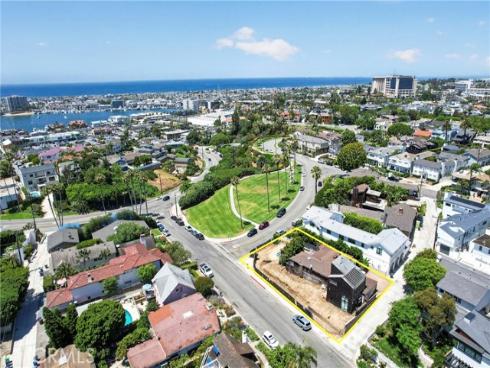 2700 Cliff , Newport Beach, CA