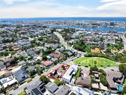 2700 Cliff , Newport Beach, CA