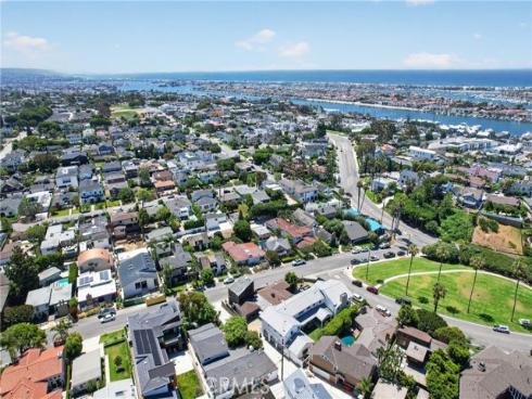 2700 Cliff , Newport Beach, CA