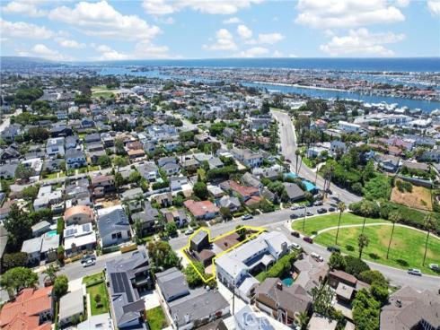 2700 Cliff , Newport Beach, CA