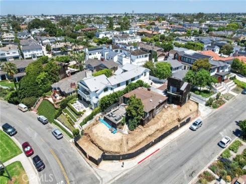2700 Cliff , Newport Beach, CA