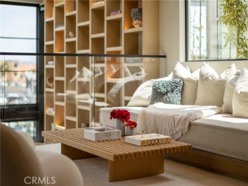 2910 Lafayette Avenue, Newport Beach, CA