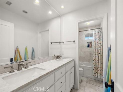 2201  Aralia  , Newport Beach, CA