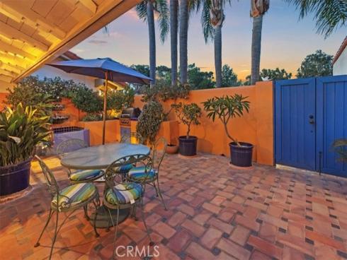 537 Vista Grande , Newport Beach, CA