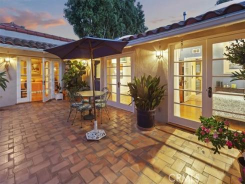 537 Vista Grande , Newport Beach, CA