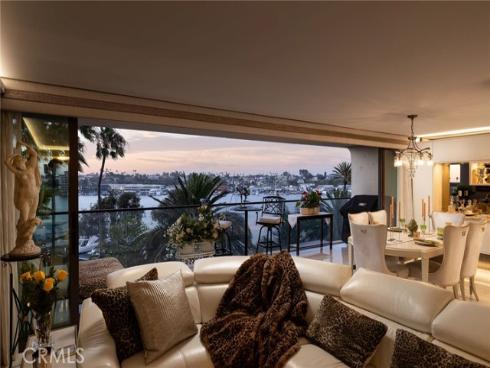 601 Lido Park 4B Drive, Newport Beach, CA