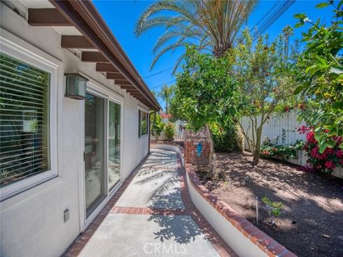 327 Santa Isabel , Newport Beach, CA