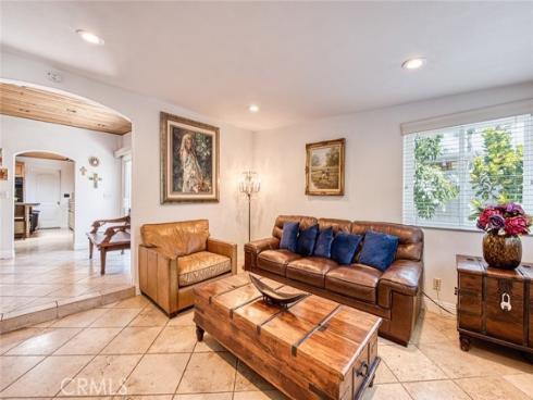 327 Santa Isabel , Newport Beach, CA