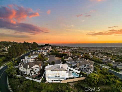 17  Napoli  , Newport Beach, CA
