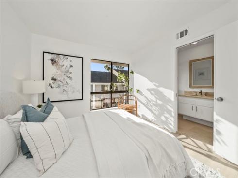 19 Swift Court, Newport Beach, CA