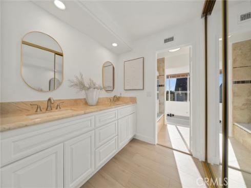 19 Swift Court, Newport Beach, CA