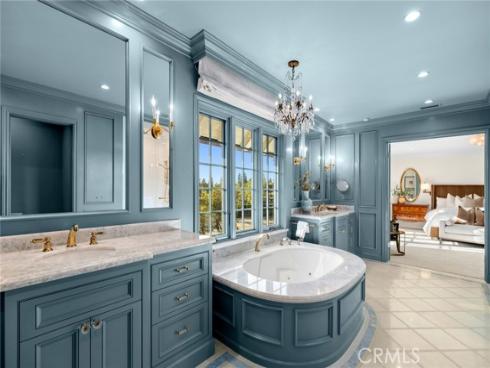 1 Cypress Point Lane, Newport Beach, CA