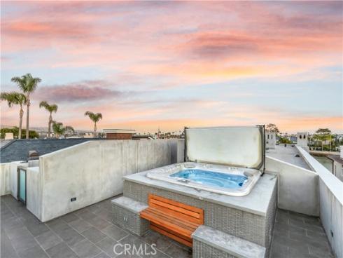 8  Beacon Bay  , Newport Beach, CA