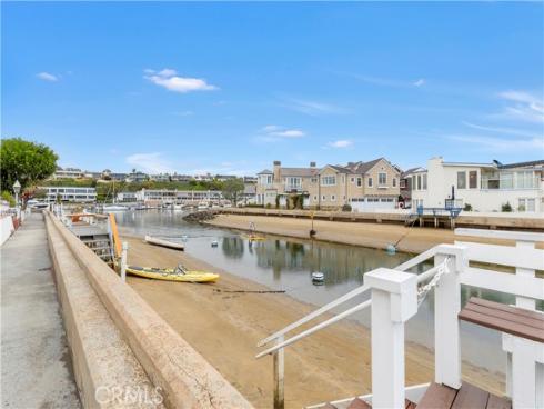 325 Grand Canal , Newport Beach, CA