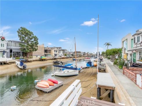 325 Grand Canal , Newport Beach, CA