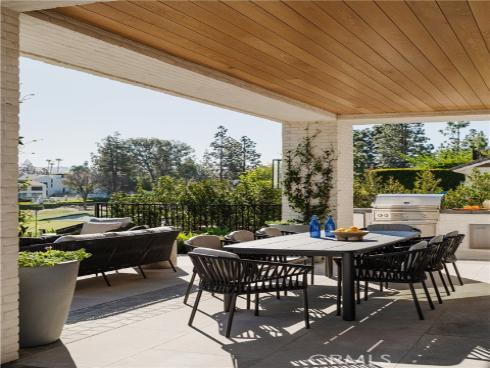 8 Cherry Hills Ln, Newport Beach, CA