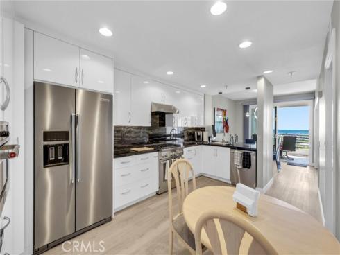 270 Cagney 207 , Newport Beach, CA