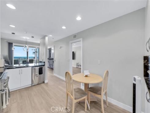 270 Cagney 207 , Newport Beach, CA