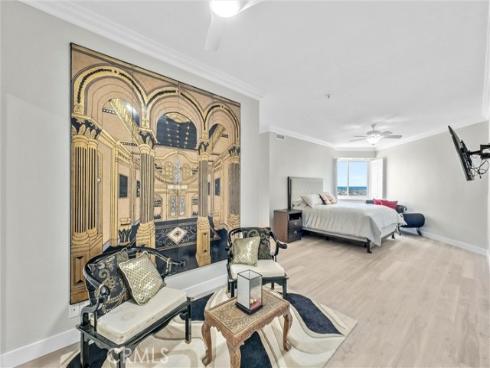 270 Cagney 207 , Newport Beach, CA