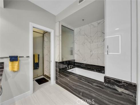 270 Cagney 207 , Newport Beach, CA