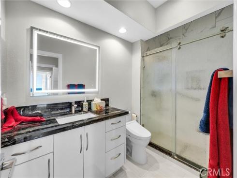 270 Cagney 207 , Newport Beach, CA