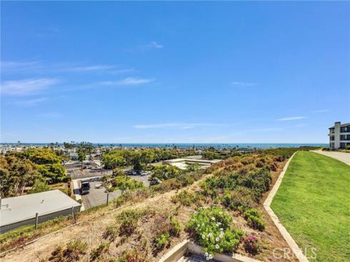 270 Cagney 207 , Newport Beach, CA