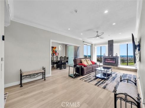 270 Cagney 207 , Newport Beach, CA