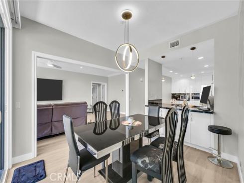 270 Cagney 207 , Newport Beach, CA