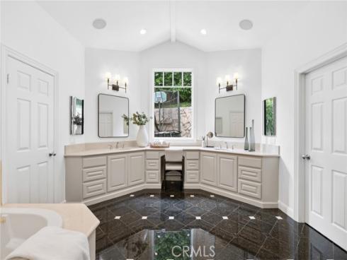 1998 Port Edward Circle, Newport Beach, CA