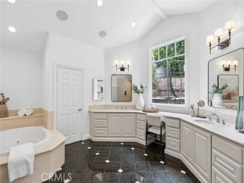 1998 Port Edward Circle, Newport Beach, CA