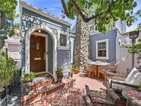 1617 E. Balboa Boulevard