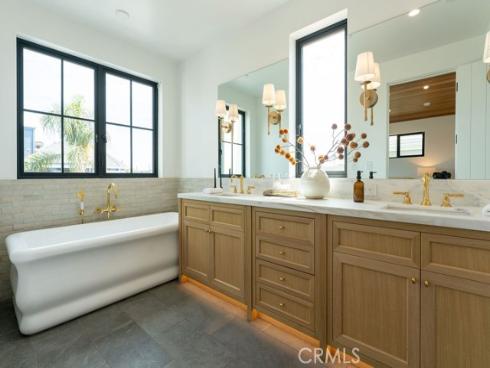 207 43rd Street , Newport Beach, CA