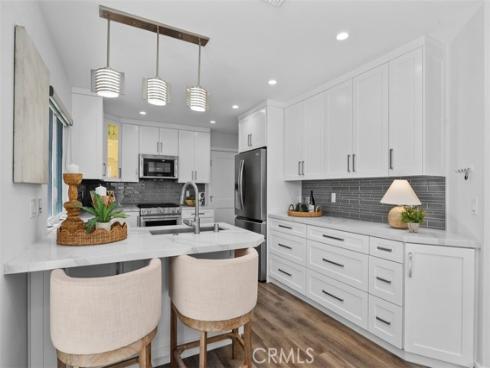 18 Cormorant Circle , Newport Beach, CA