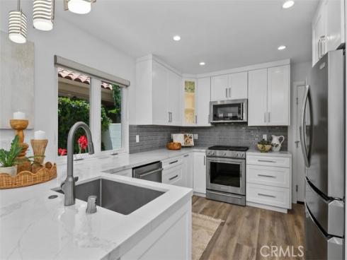18 Cormorant Circle , Newport Beach, CA