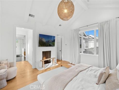 460 Santa Ana Avenue, Newport Beach, CA