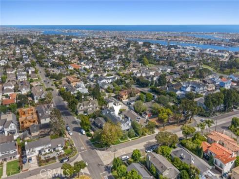 460 Santa Ana Avenue, Newport Beach, CA