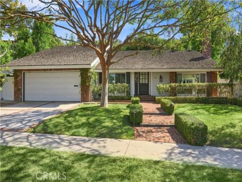 1844 Newport Hills
