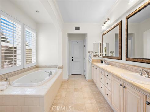 16 Regents , Newport Beach, CA