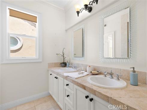 16 Regents , Newport Beach, CA