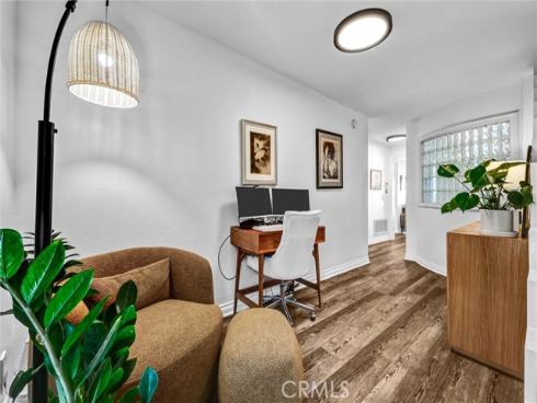 2504 University , Newport Beach, CA