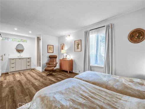 2504 University , Newport Beach, CA