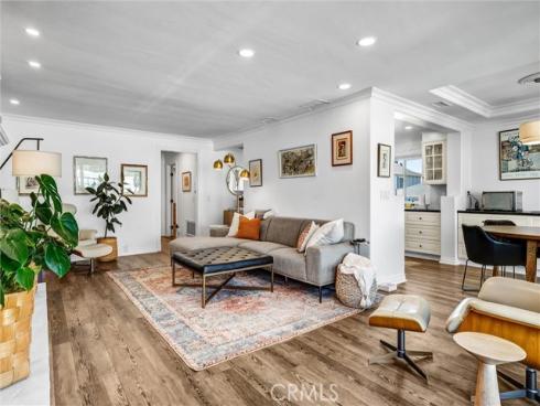 2504 University , Newport Beach, CA