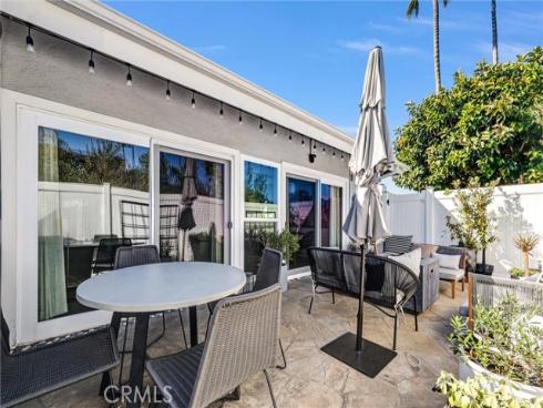2504 University , Newport Beach, CA