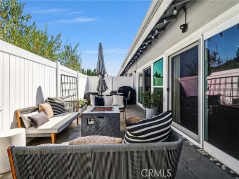 2504 University , Newport Beach, CA