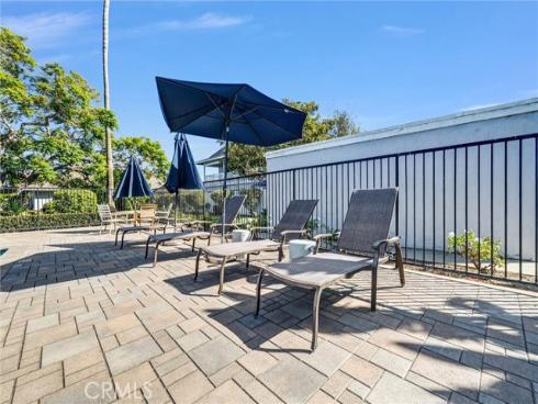 2504 University , Newport Beach, CA