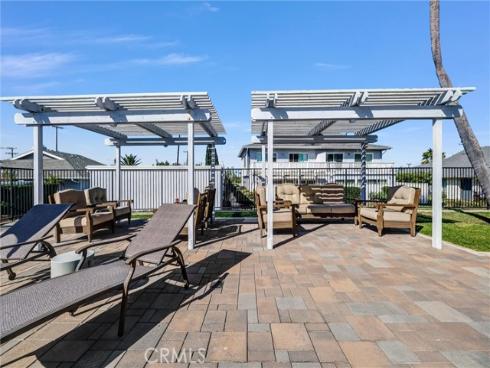 2504 University , Newport Beach, CA