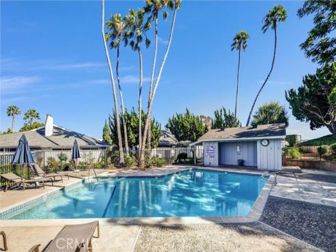 2504 University , Newport Beach, CA
