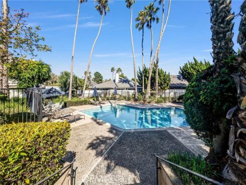 2504 University , Newport Beach, CA